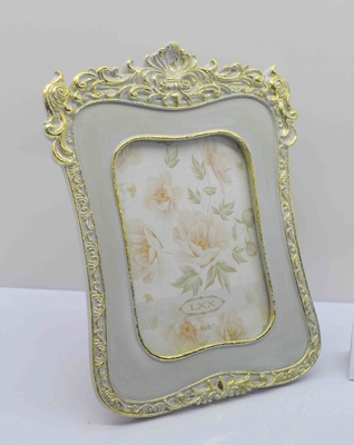 Vintage Gold Resin Photo Frame – Handcrafted Antique-Style Wall/Table Display for Wedding