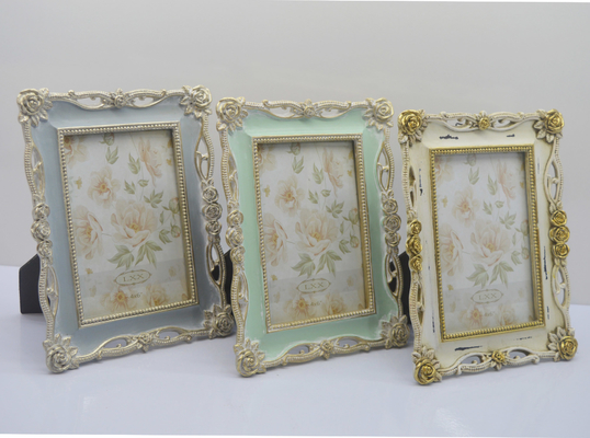 Artisanal Vintage Resin Frame - 4x6 Golden Treasure. Meticulously hand-poured by our master craftsmen