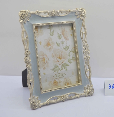 Artisanal Vintage Resin Frame - 4x6 Golden Treasure. Meticulously hand-poured by our master craftsmen