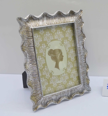 Resin Frame to Cherish Memories" – 4×6 Inch Vintage Gold Frame, Hand-Carved Anniversary Gift, Timeless Home Decor