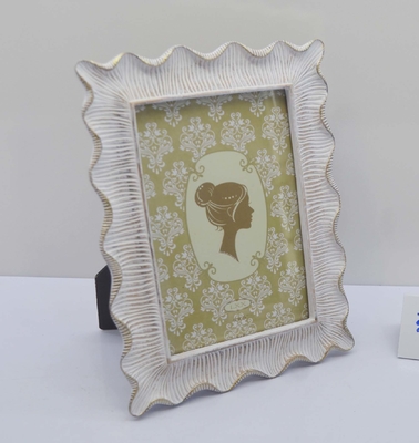 Resin Frame to Cherish Memories" – 4×6 Inch Vintage Gold Frame, Hand-Carved Anniversary Gift, Timeless Home Decor