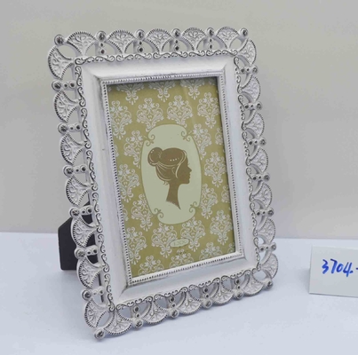4×6 Inch Handcrafted Vintage Frame with Tarnish-Resistant Gold Trim - Museum-Quality Display