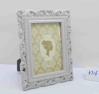 Hand-gilded 4×6 Inch Resin Frame with Royal Crest Motifs - Versailles-inspired Display for Luxury Interiors