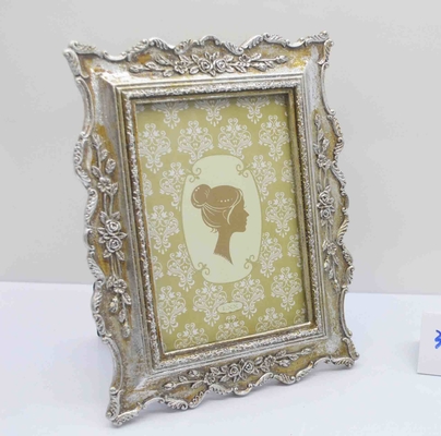 4×6 Inch BPA-free Resin Frame with 3D Animal Motifs - Baby's First Photo Display