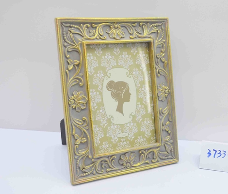 4×6 Inch Academic Resin Frame with Movable Tassel Detail - Diploma Photo Companion