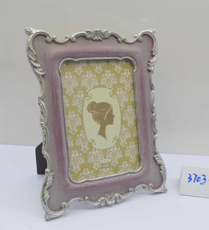 Handmade 4×6 Inch Vintage Photo Stand with Ornate Carvings - Personalized Anniversary Gift