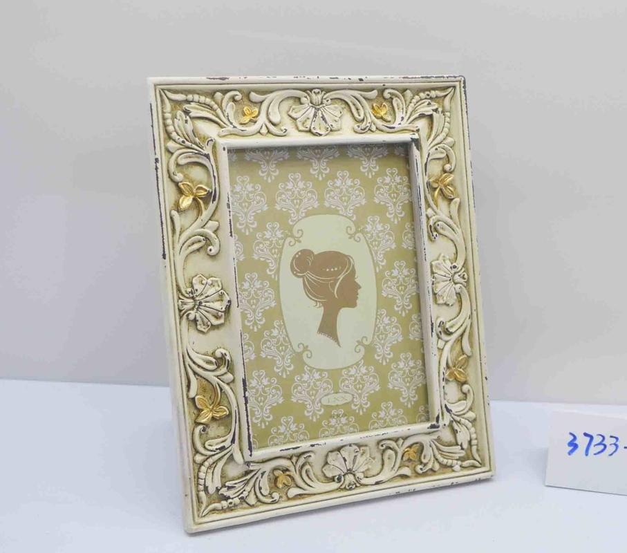 4×6 Inch Academic Resin Frame with Movable Tassel Detail - Diploma Photo Companion